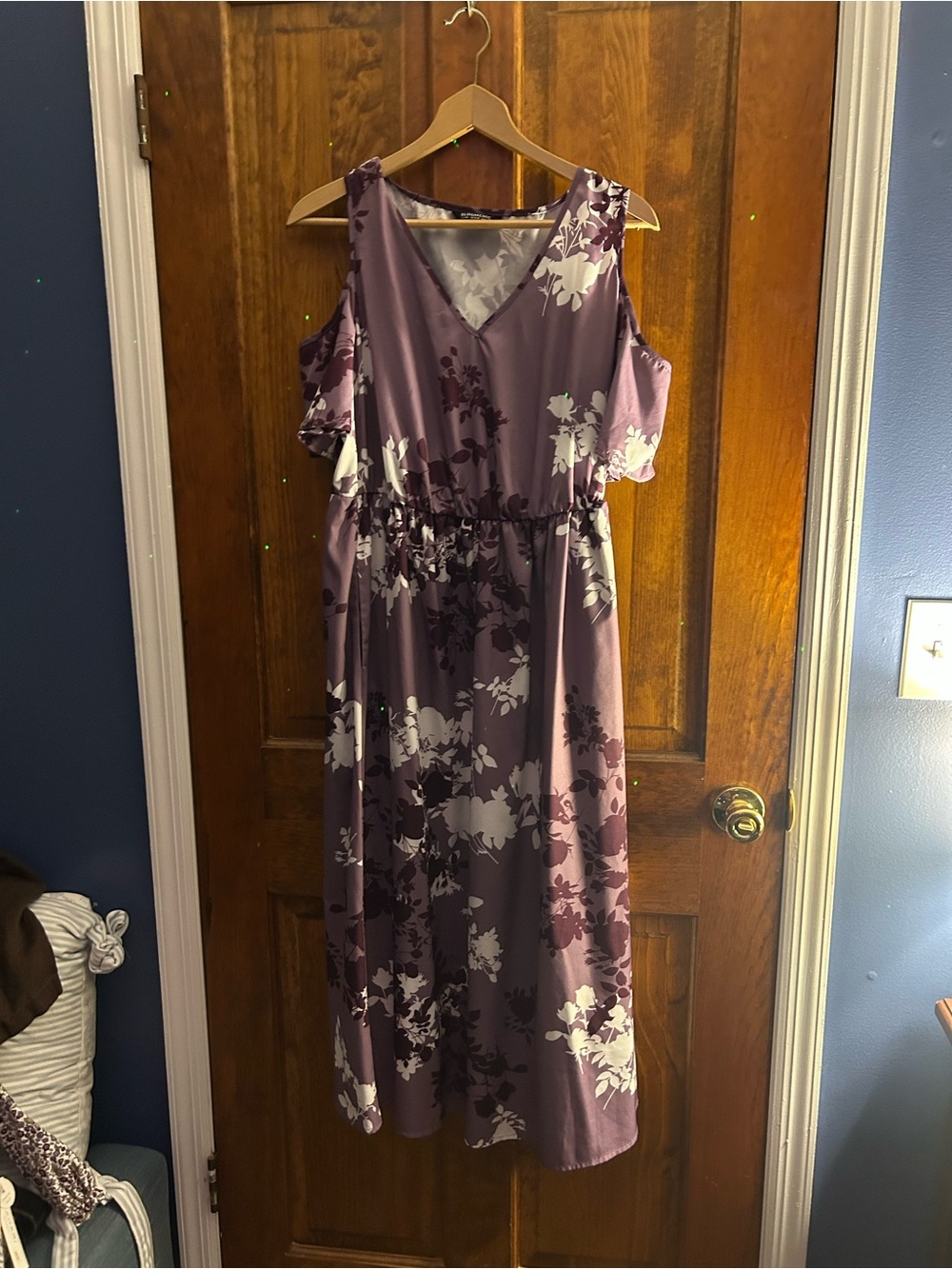 Bloom chic Mauve Floral Cold-Shoulder Dress